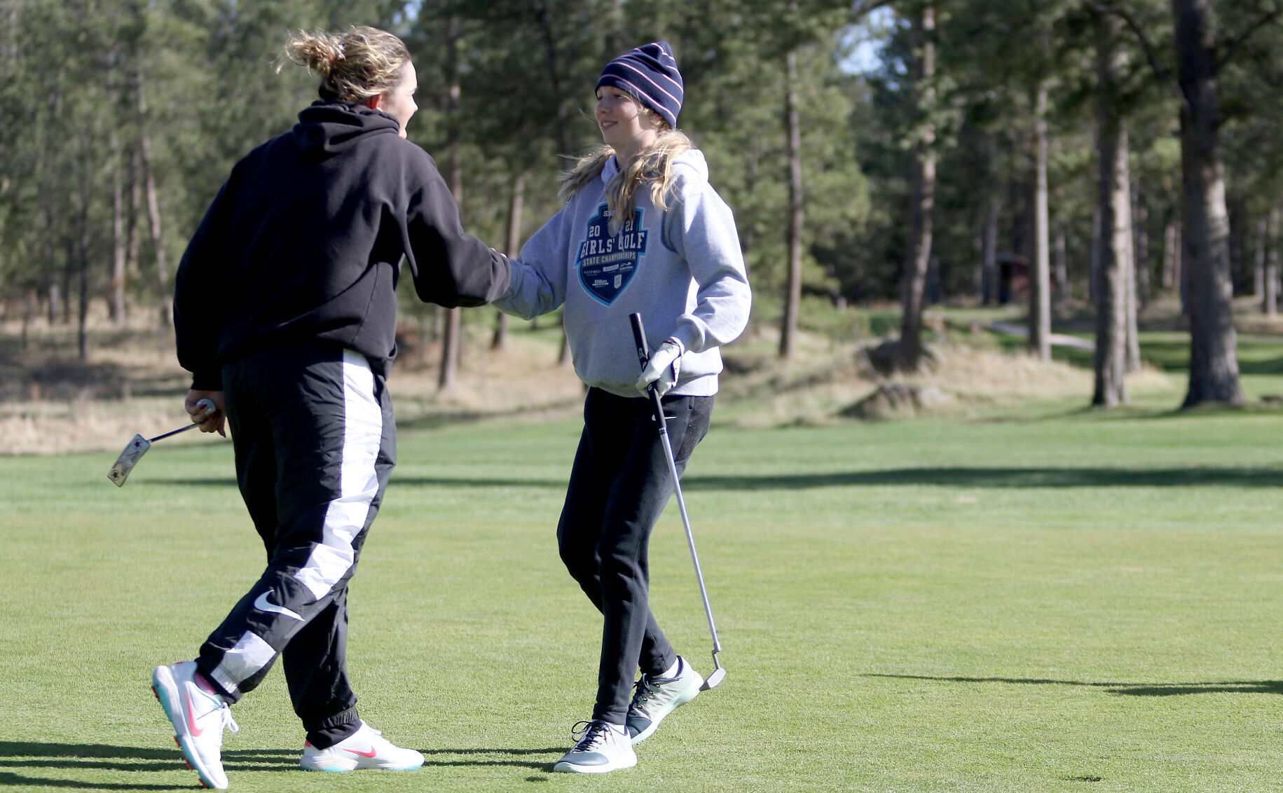 051022-golffinal1.jpg